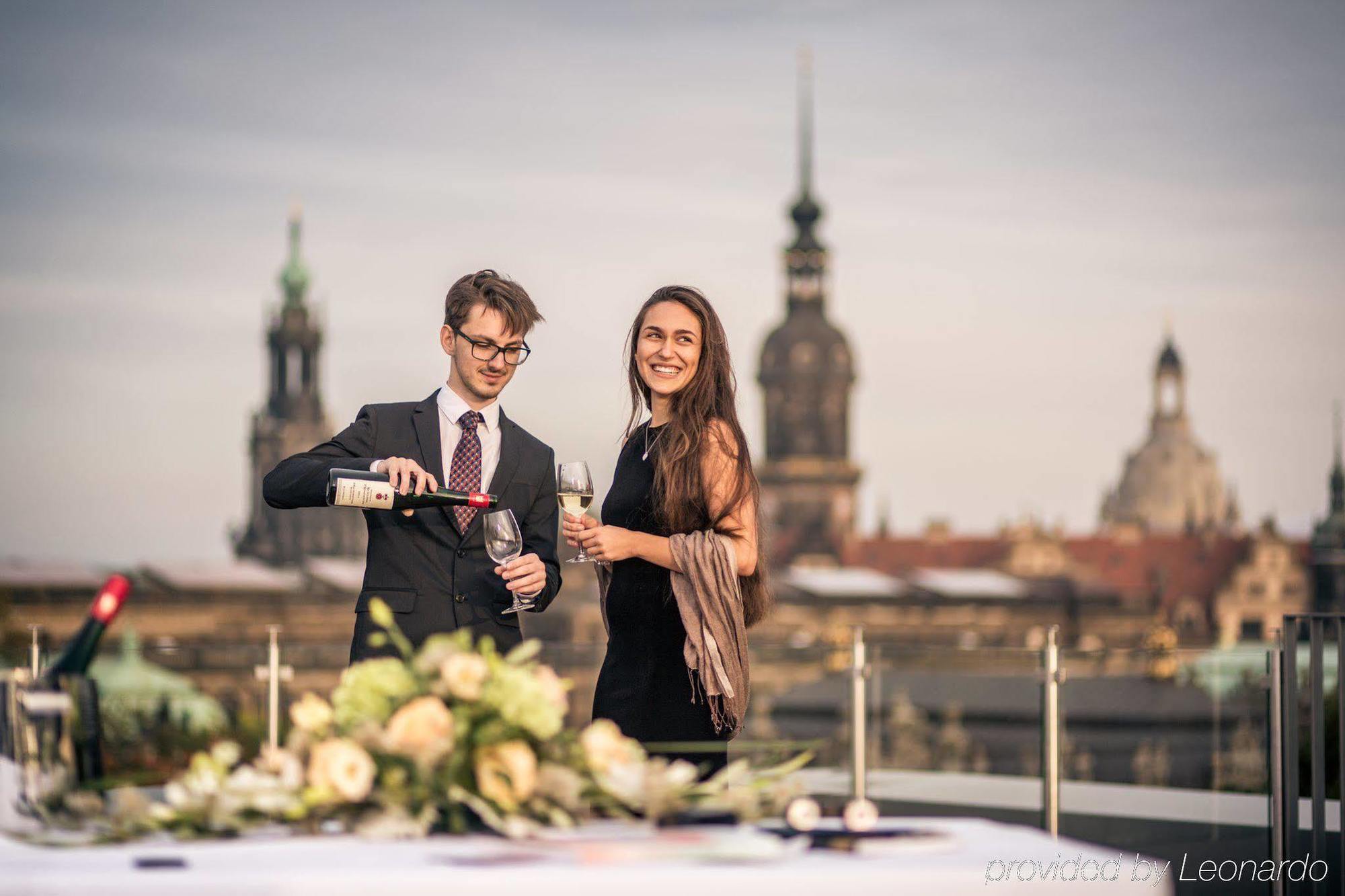 Residenz Am Zwinger Aparthotel Dresden Ngoại thất bức ảnh Wedding on the Elbe