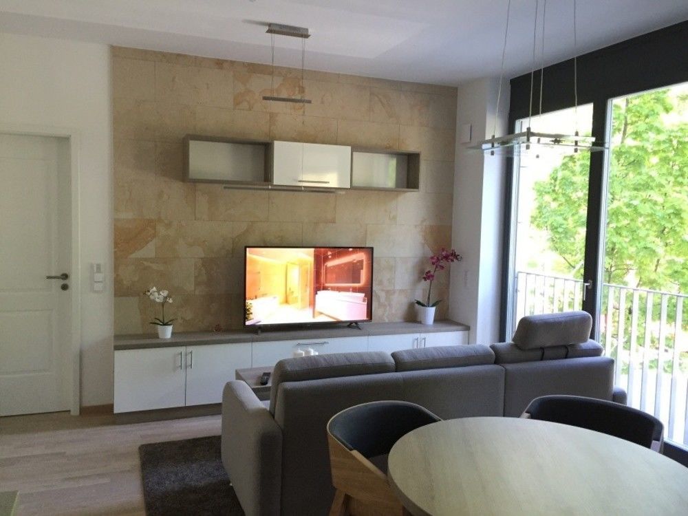 Residenz Am Zwinger Aparthotel Dresden Ngoại thất bức ảnh A living room with a television