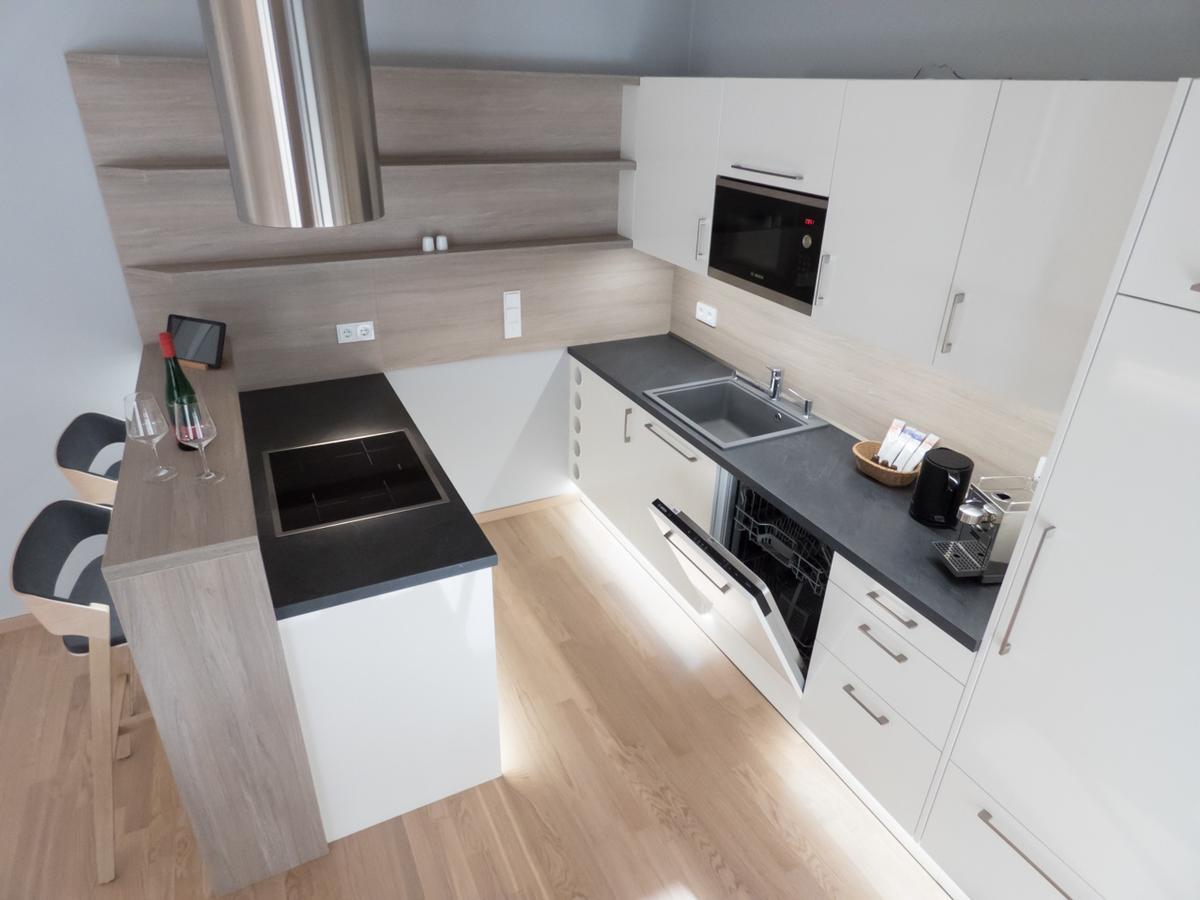 Residenz Am Zwinger Aparthotel Dresden Ngoại thất bức ảnh A modern German kitchen