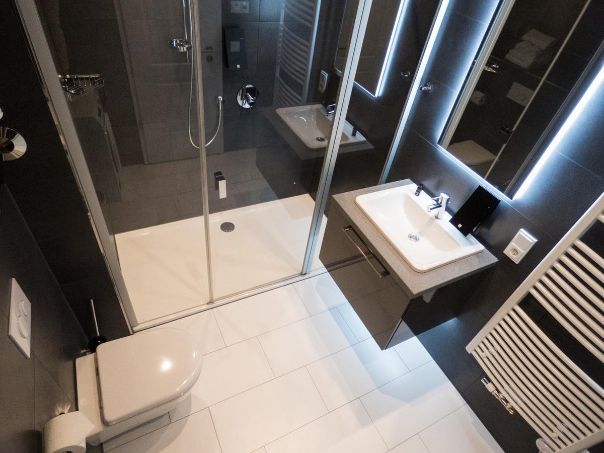 Residenz Am Zwinger Aparthotel Dresden Ngoại thất bức ảnh A wet room
